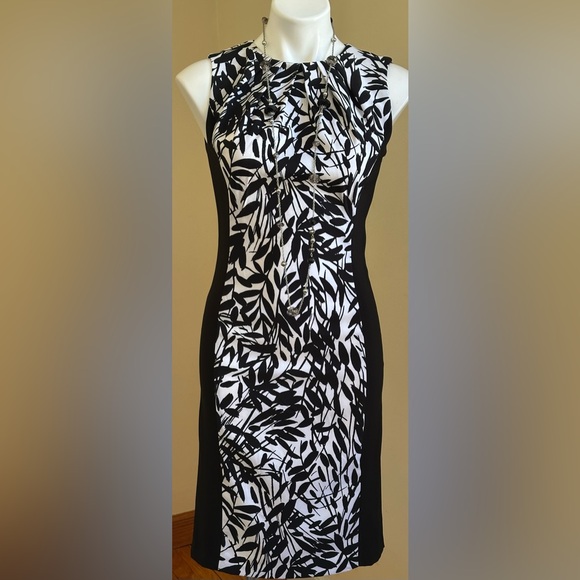 New York & Company Dresses & Skirts - New York & Company Black and White Leaf Print Midi Sleeveless Dress Sz 0.